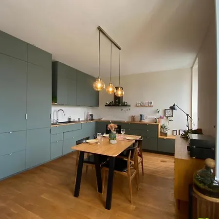 Bright Duplex On The Floor! *